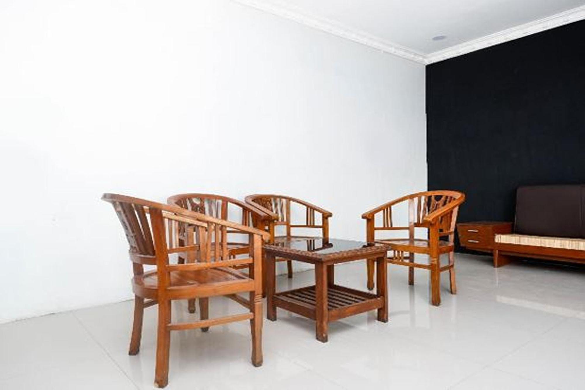 Hotel Oyo 2055 Perdana Kasih Surakarta (Solo)