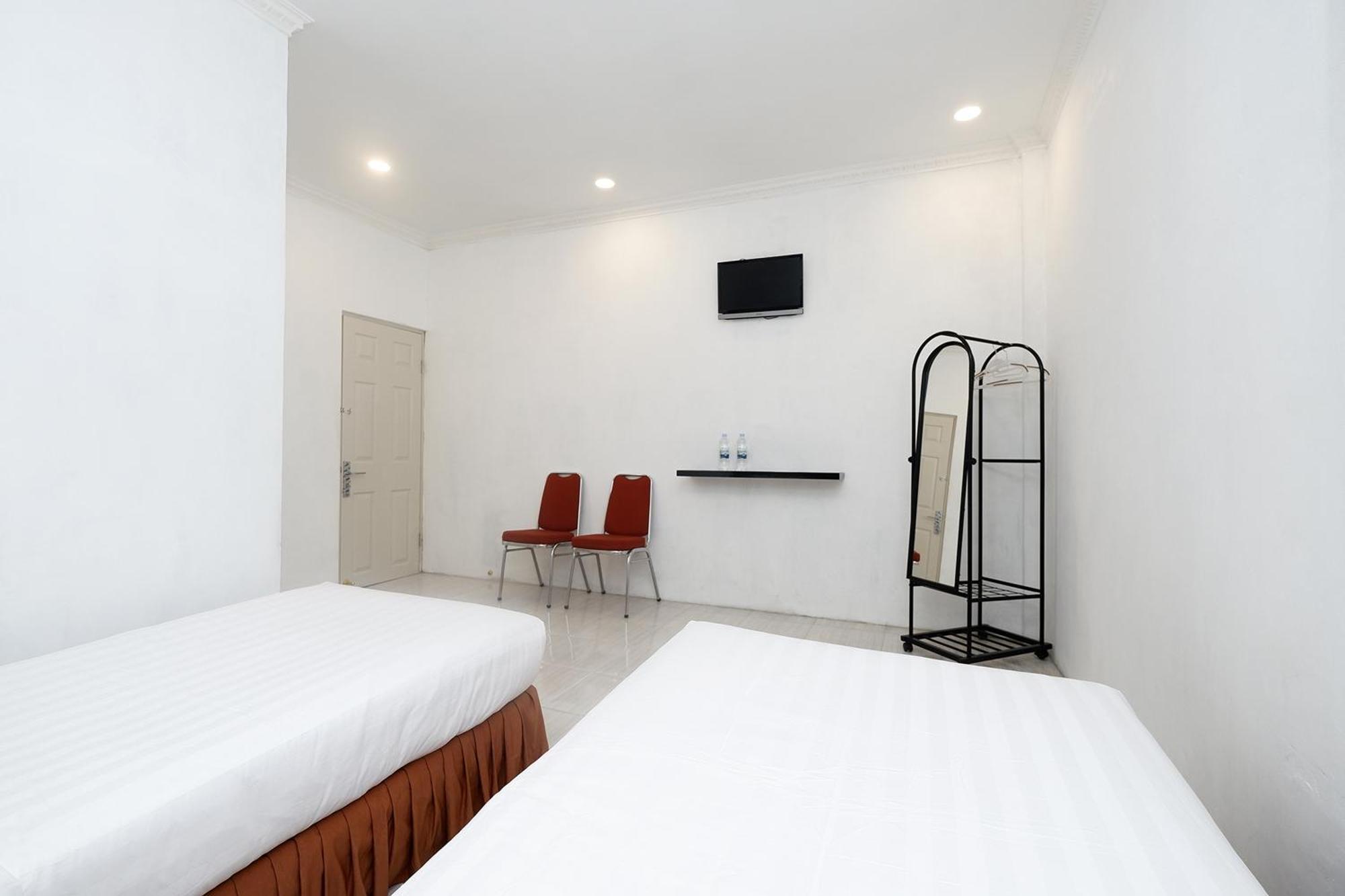 Oyo 2055 Perdana Kasih Hotel 2*